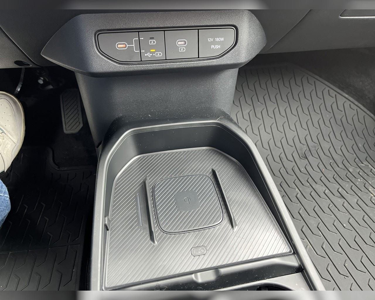 KIA EV4 EARTH