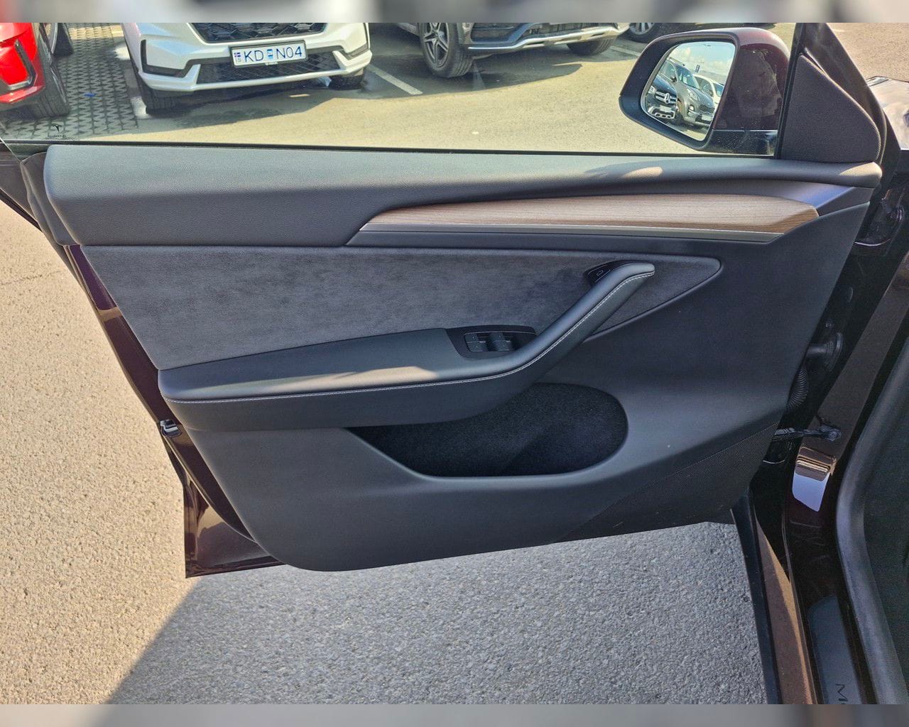 TESLA MODEL Y SR