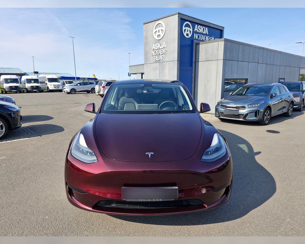TESLA MODEL Y SR