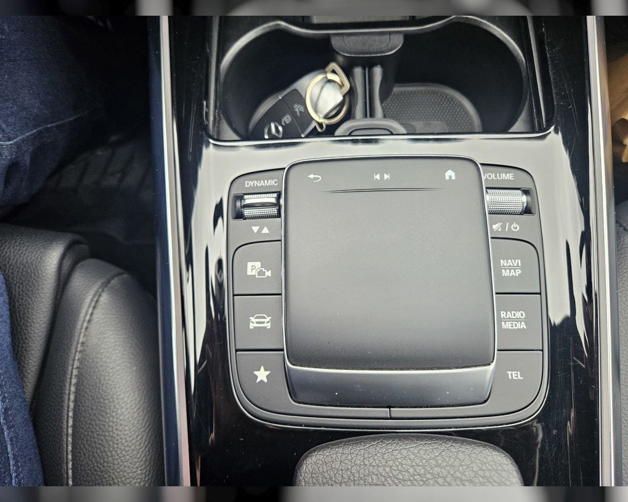MERCEDES-BENZ EQA 300 4MATIC PROGRESSIVE