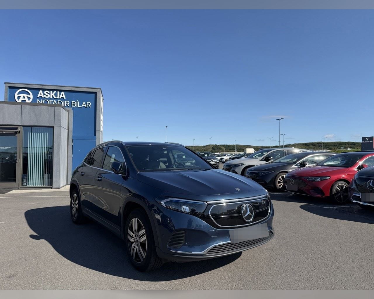 MERCEDES-BENZ EQA 300 4MATIC PROGRESSIVE