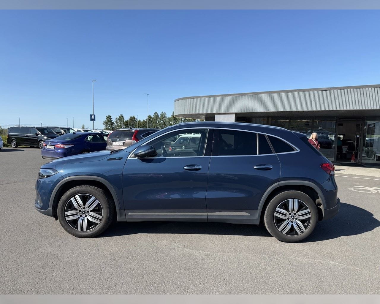 MERCEDES-BENZ EQA 300 4MATIC PROGRESSIVE