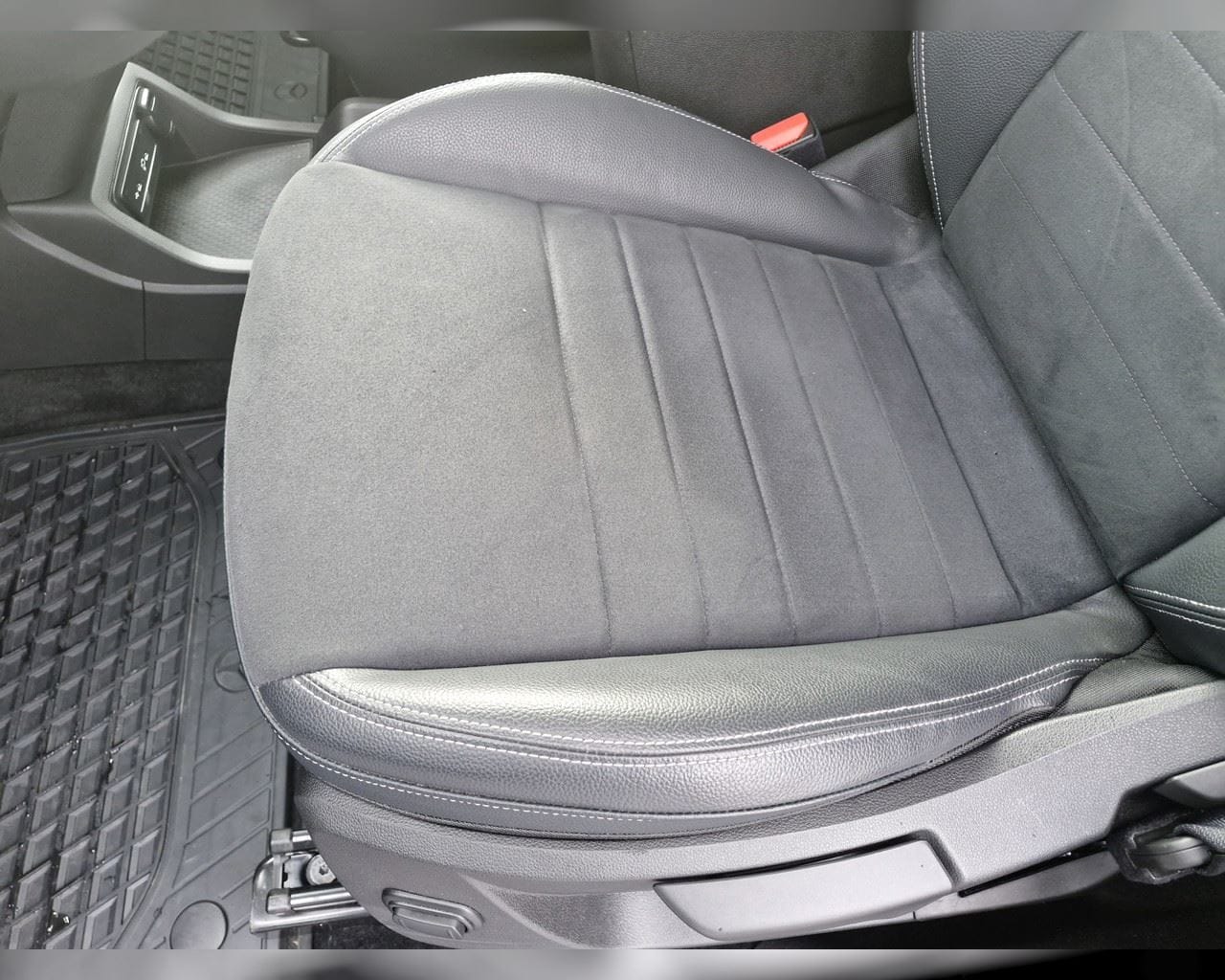 MERCEDES-BENZ EQT