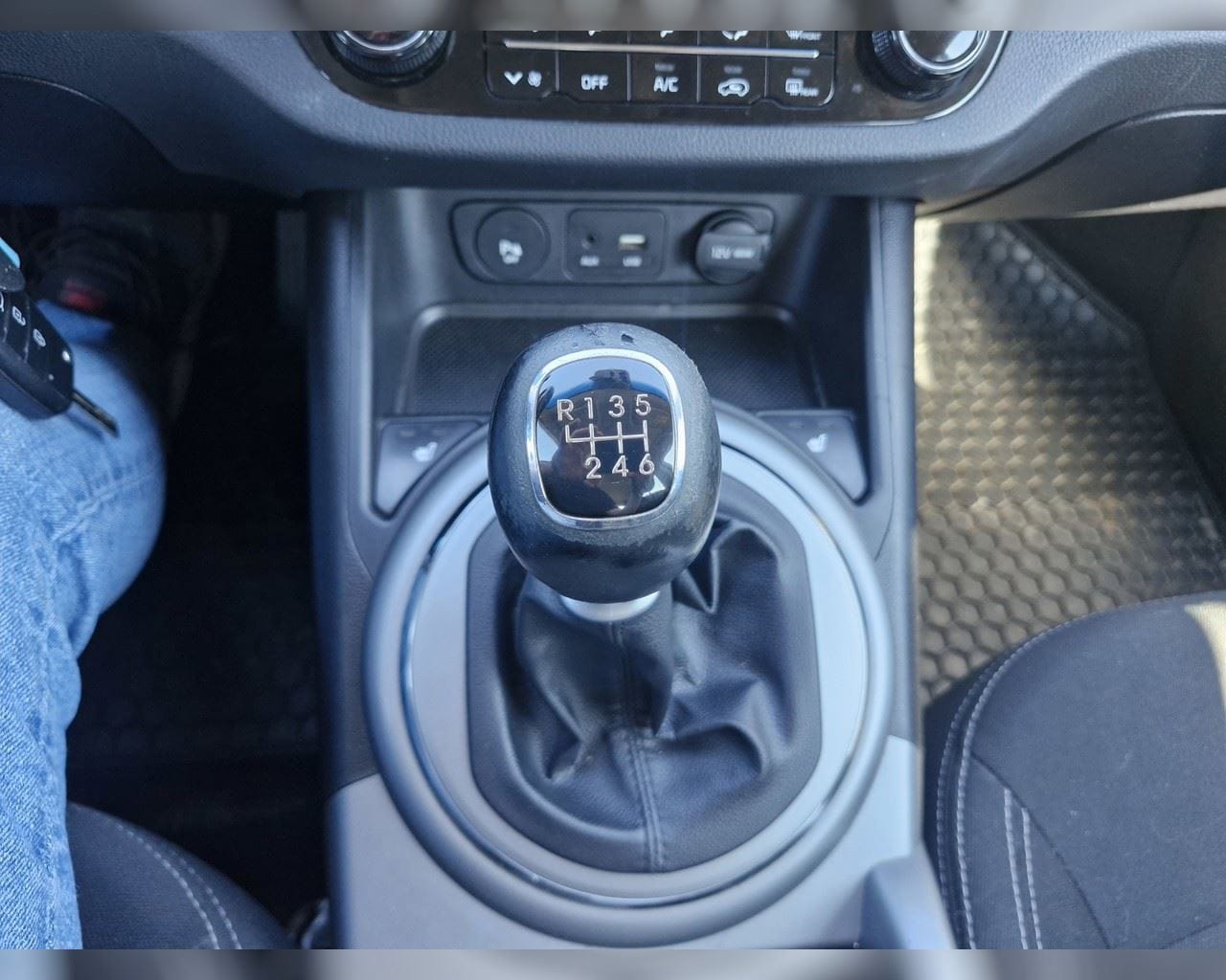 KIA SPORTAGE EX