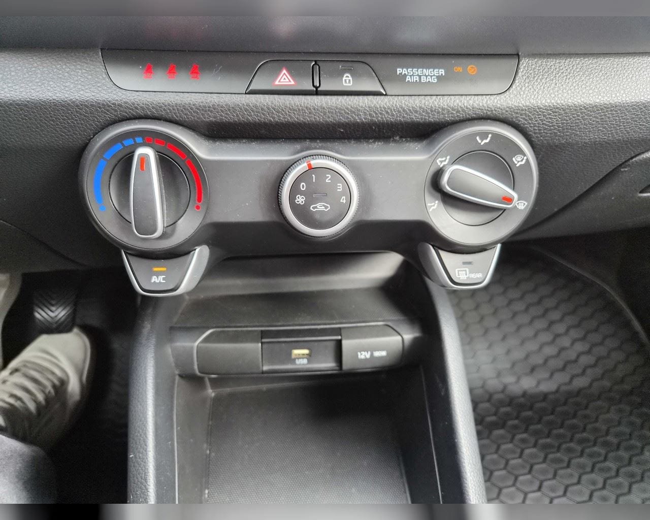 KIA STONIC URBAN