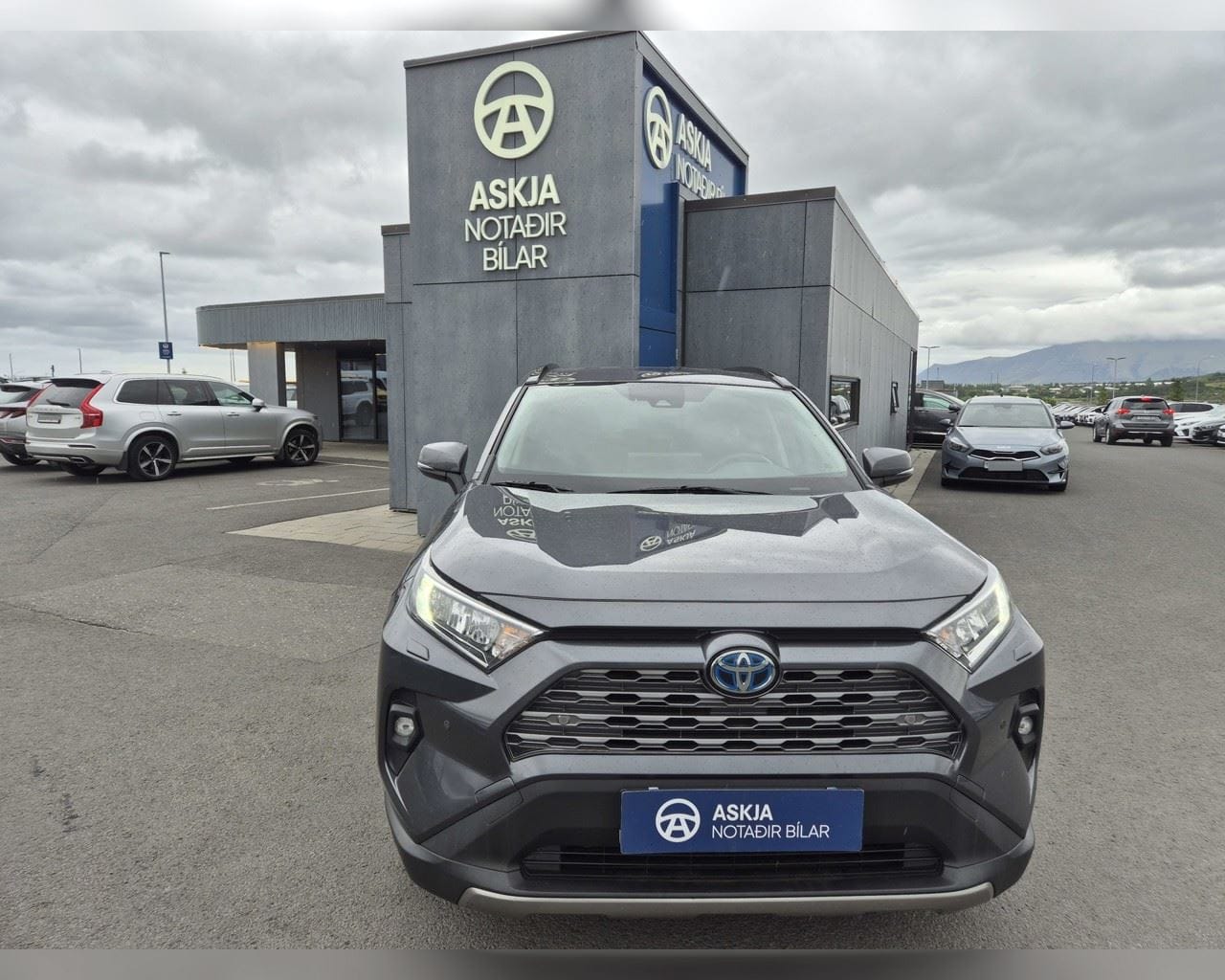 TOYOTA RAV4 GX HYBRID