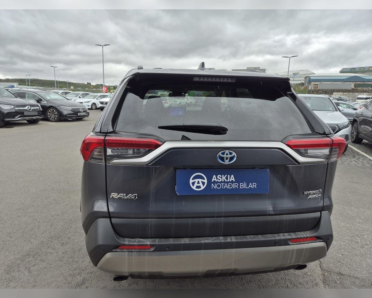 TOYOTA RAV4 GX HYBRID