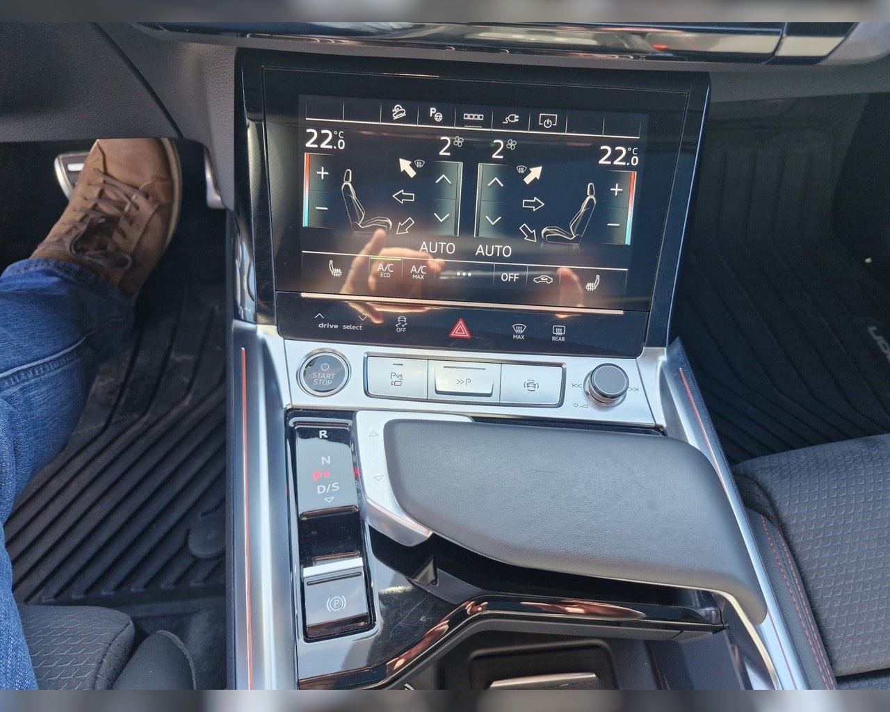 AUDI Q8 55 E-TRON S-LINE