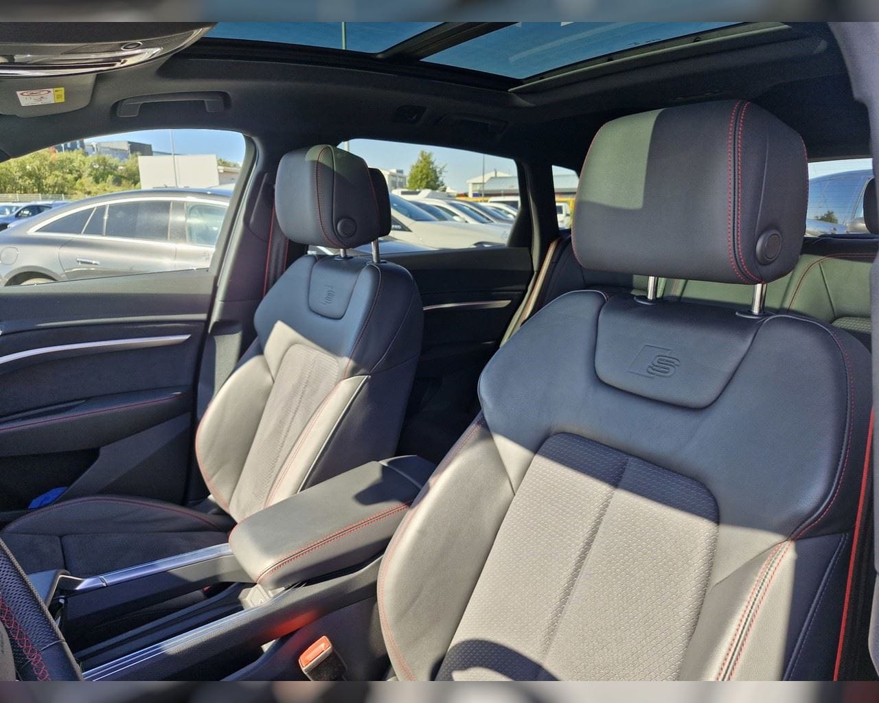 AUDI Q8 55 E-TRON S-LINE