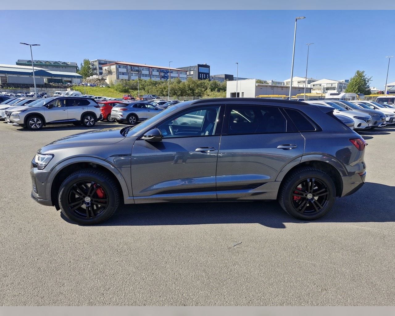 AUDI Q8 55 E-TRON S-LINE