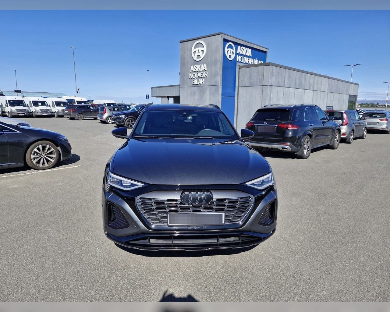 AUDI Q8 55 E-TRON S-LINE