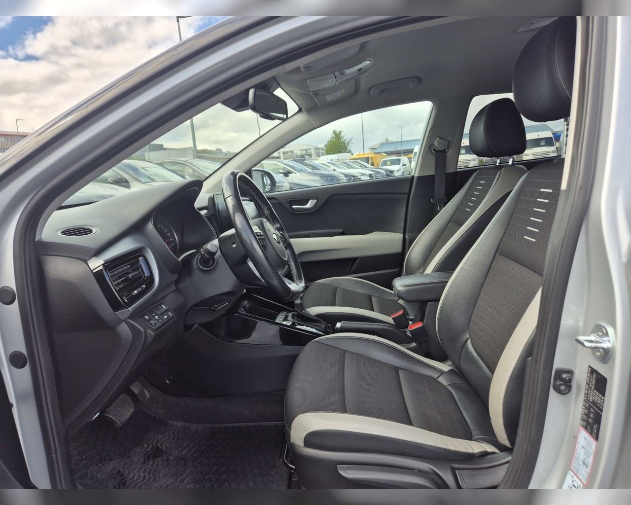 KIA STONIC STYLE
