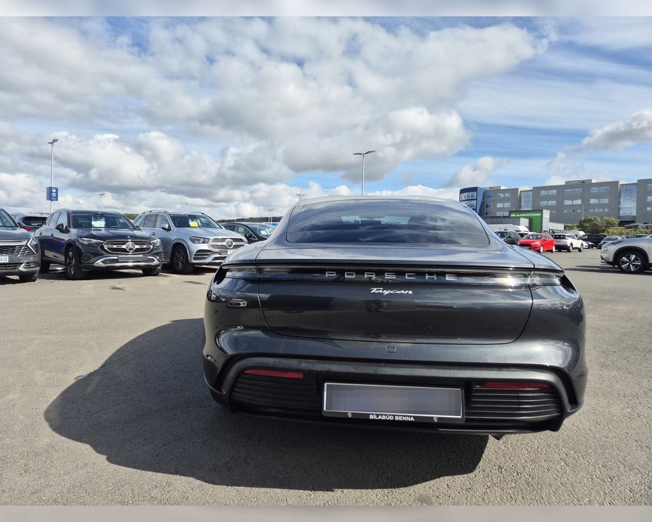 PORSCHE TAYCAN