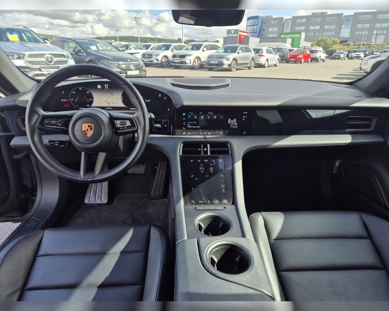 PORSCHE TAYCAN