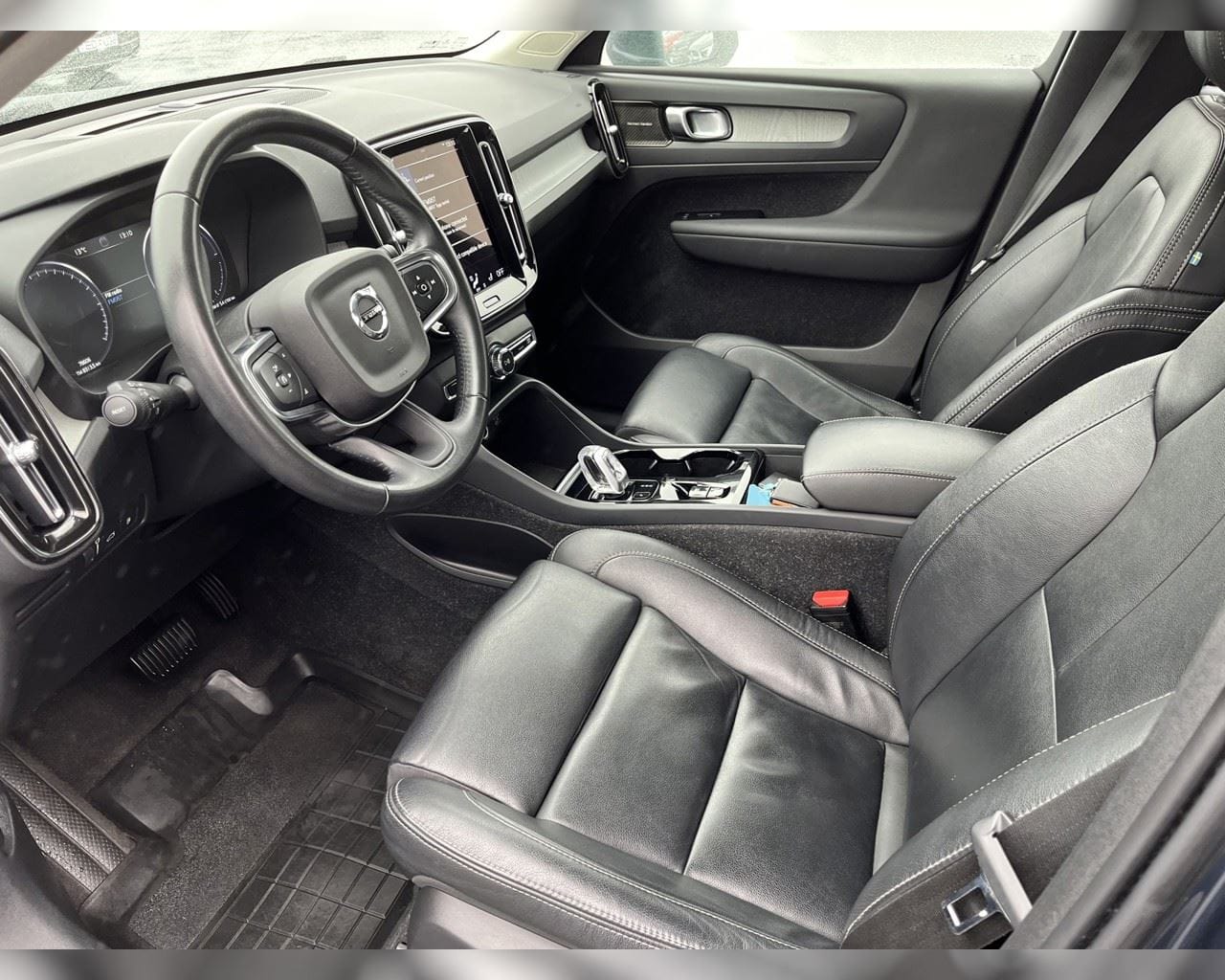 VOLVO XC40 INSCRIPTION