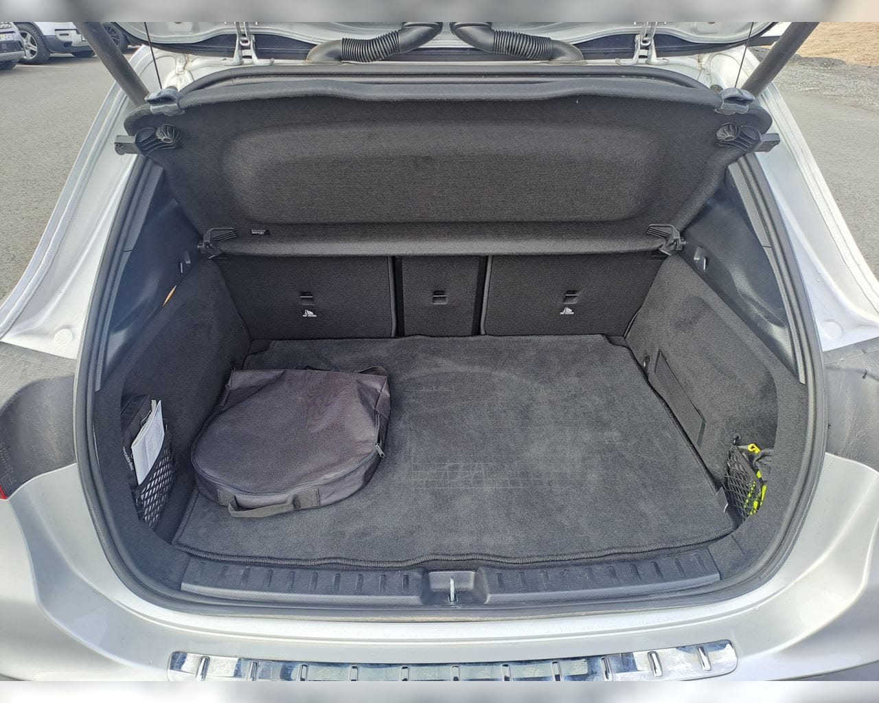 MERCEDES-BENZ EQA 300 4MATIC PROGRESSIVE