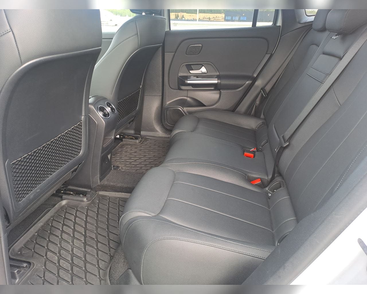 MERCEDES-BENZ EQA 300 4MATIC PROGRESSIVE