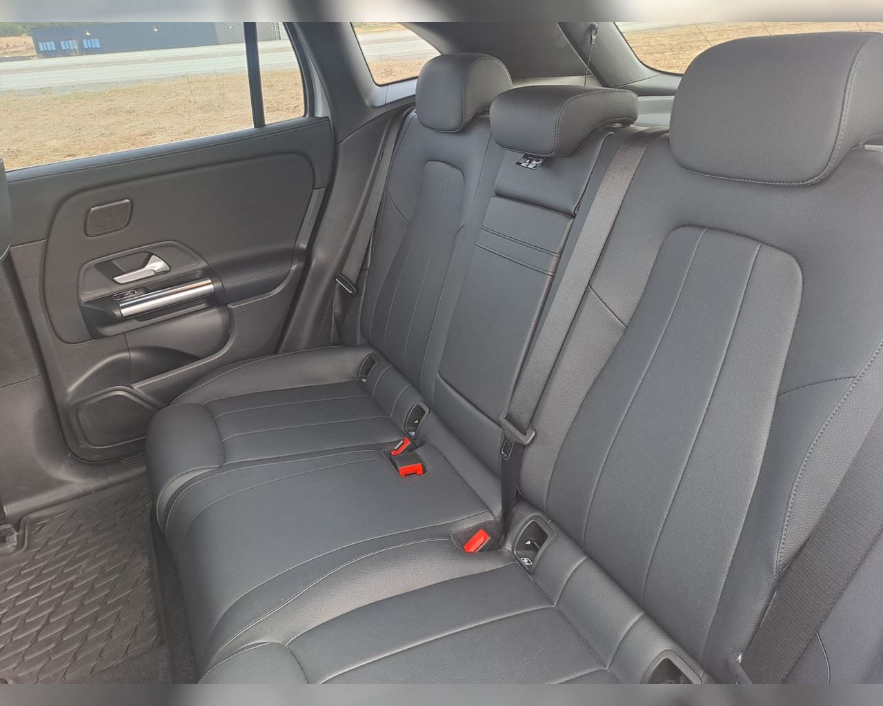 MERCEDES-BENZ EQA 300 4MATIC PROGRESSIVE