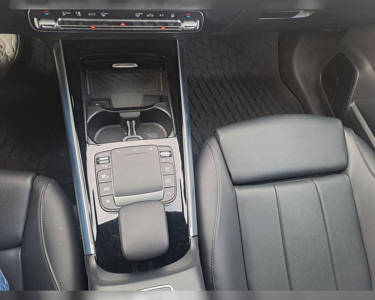 MERCEDES-BENZ EQA 300 4MATIC PROGRESSIVE
