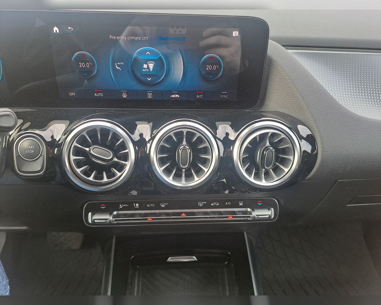 MERCEDES-BENZ EQA 300 4MATIC PROGRESSIVE