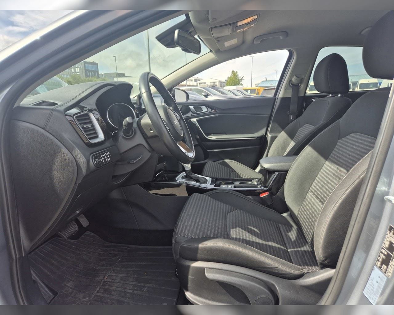 KIA XCEED PHEV URBAN