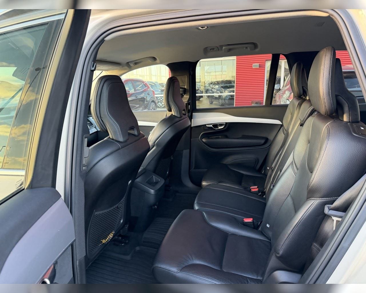 VOLVO XC90 MOMENTUM