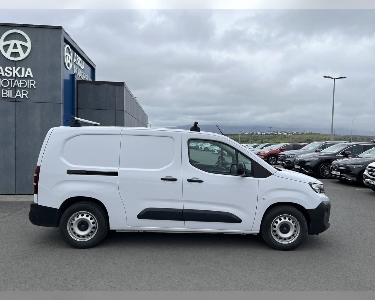 PEUGEOT E-PARTNER