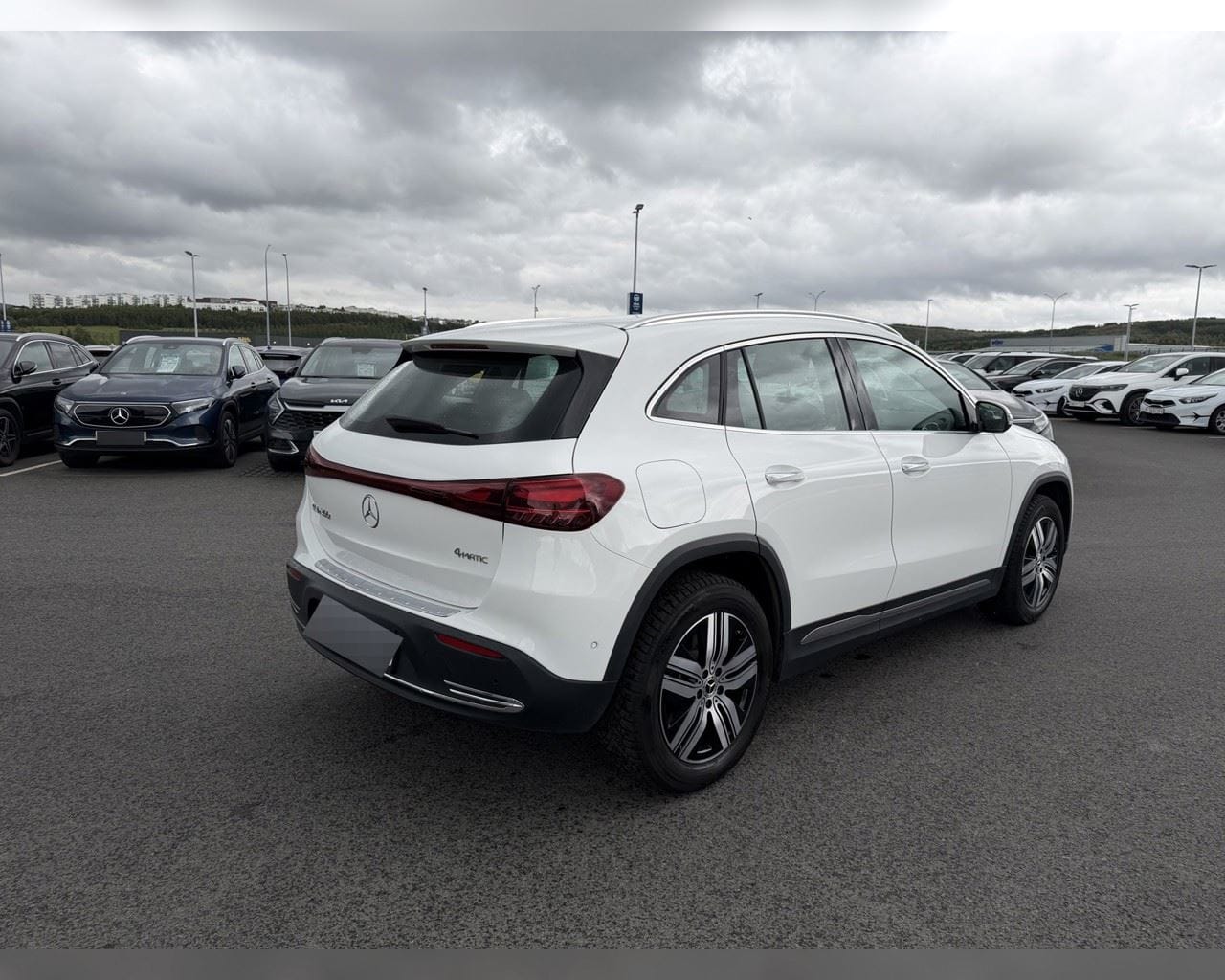 MERCEDES-BENZ EQA 300 4MATIC