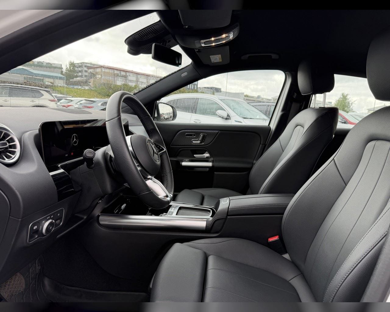 MERCEDES-BENZ EQA 300 4MATIC