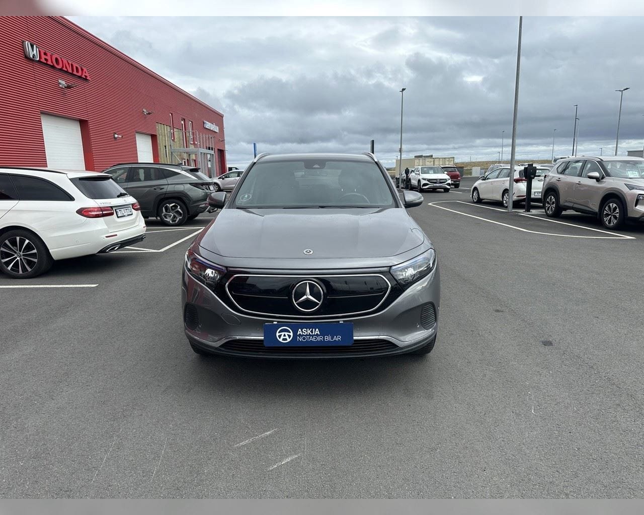 MERCEDES-BENZ EQA 250