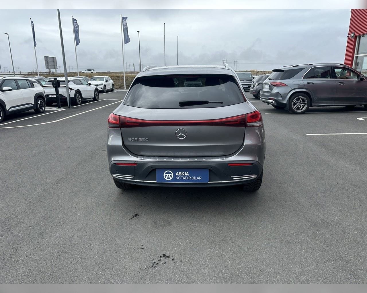 MERCEDES-BENZ EQA 250