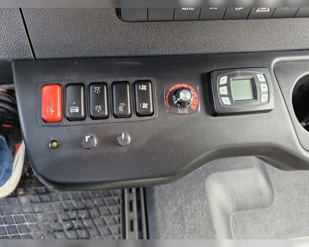 MERCEDES-BENZ SPRINTER 519 16+1+1