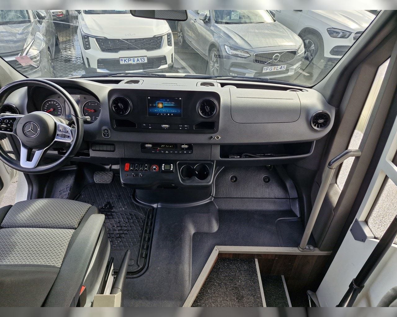 MERCEDES-BENZ SPRINTER 519 16+1+1