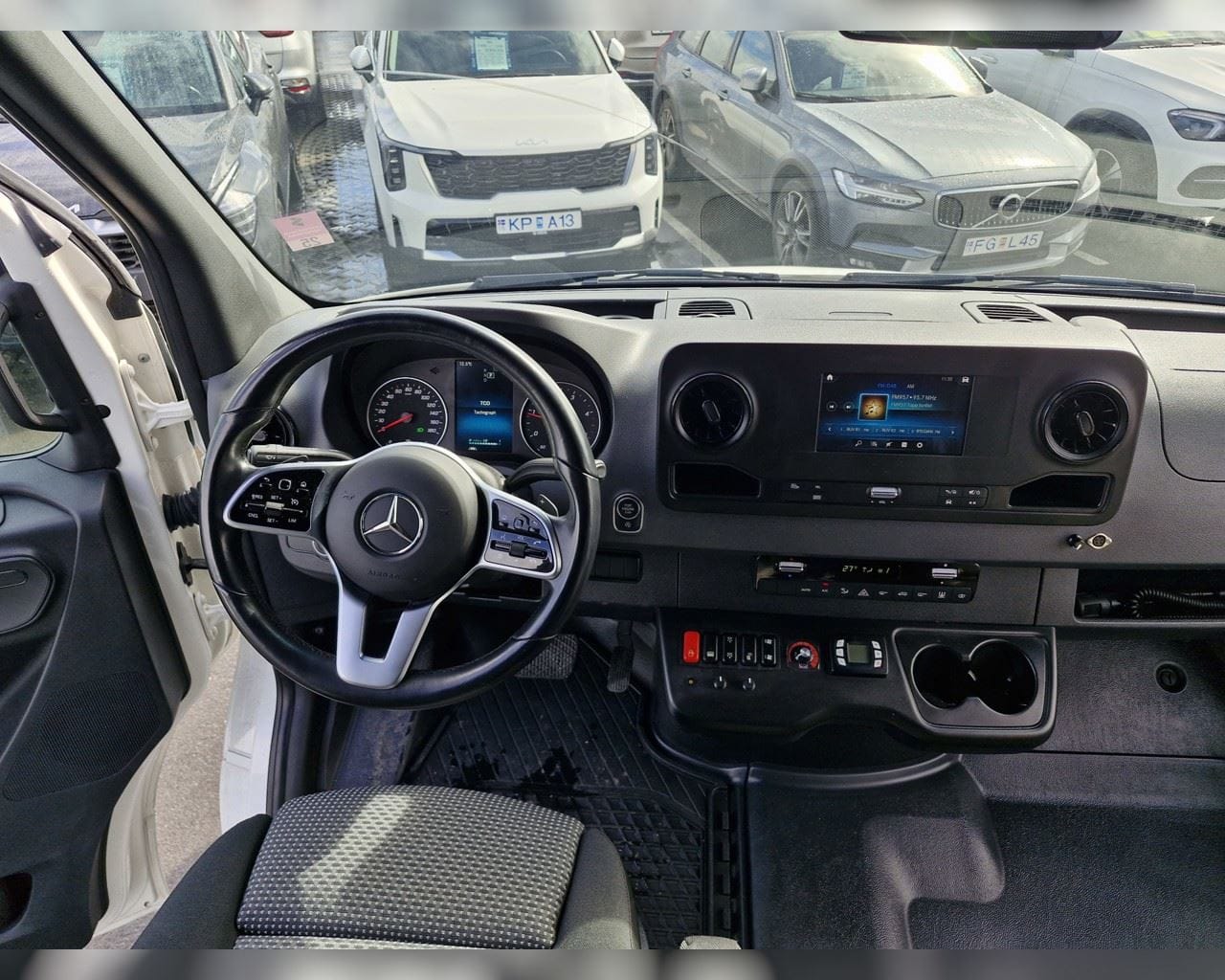 MERCEDES-BENZ SPRINTER 519 16+1+1