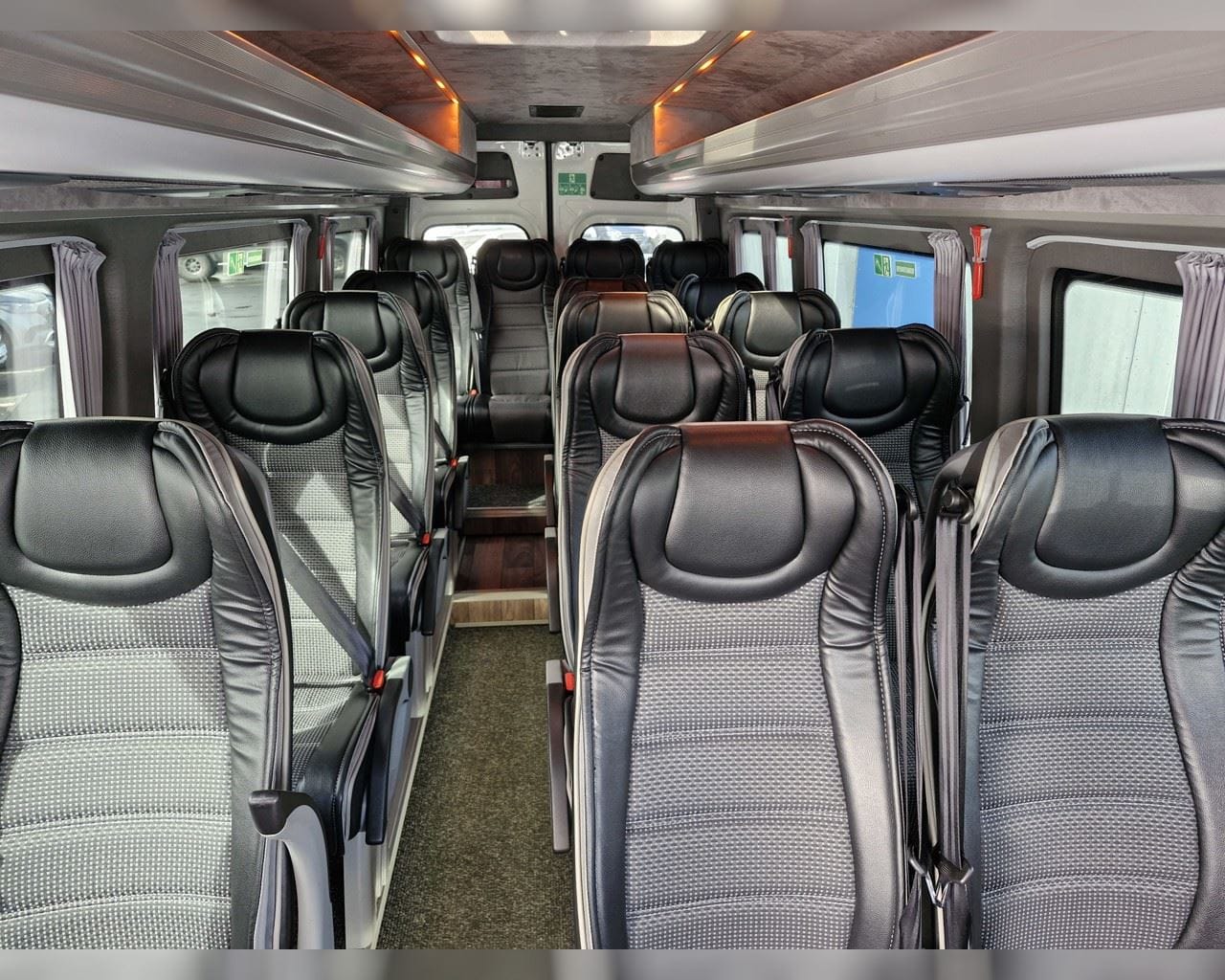 MERCEDES-BENZ SPRINTER 519 16+1+1