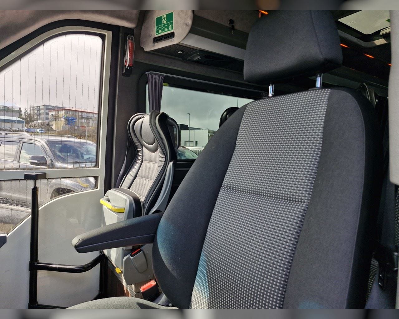 MERCEDES-BENZ SPRINTER 519 16+1+1