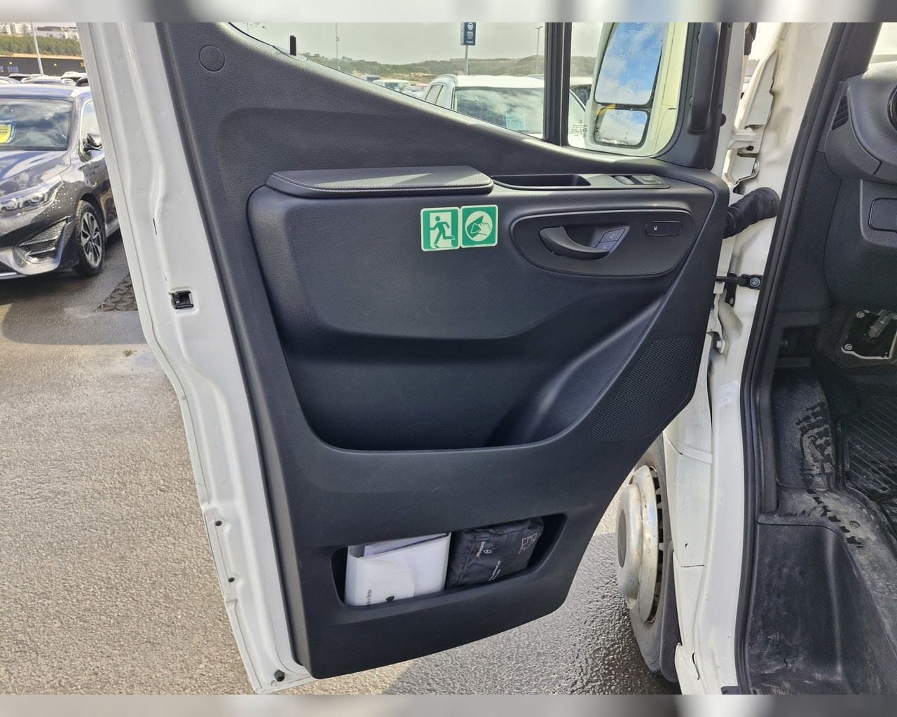 MERCEDES-BENZ SPRINTER 519 16+1+1