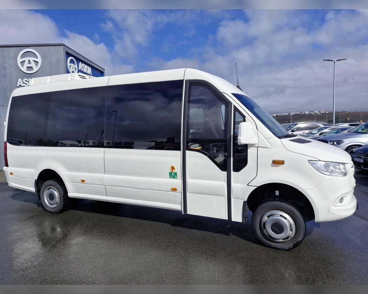 MERCEDES-BENZ SPRINTER 519 16+1+1