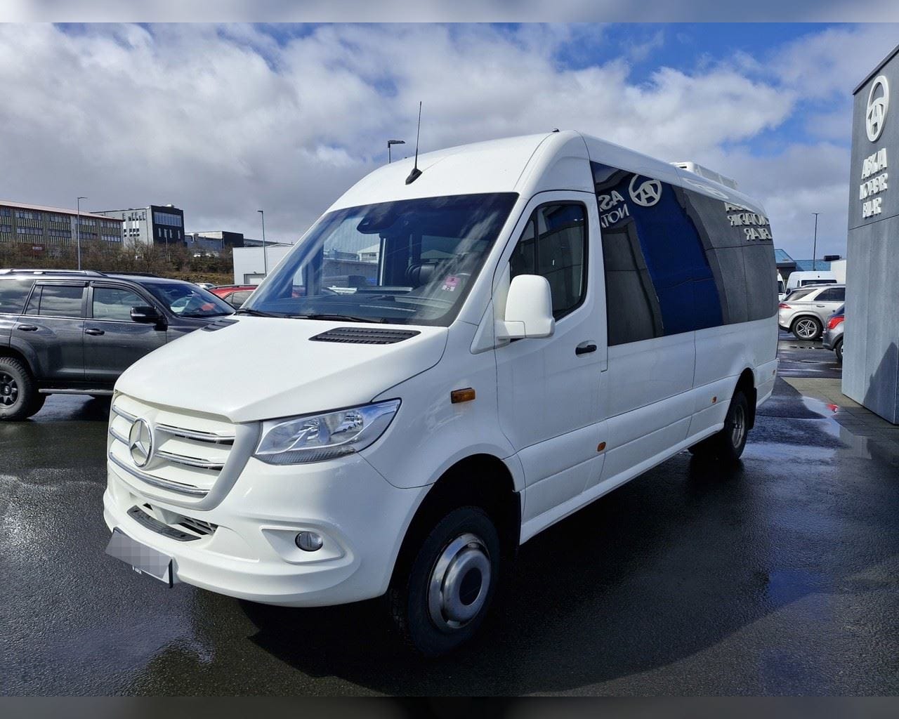 MERCEDES-BENZ SPRINTER 519 16+1+1