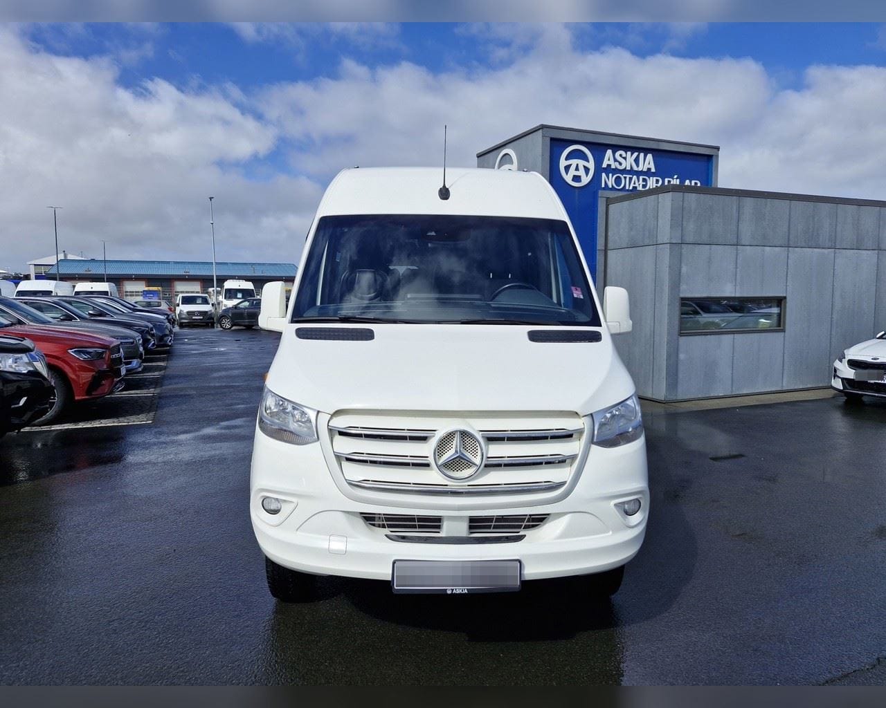 MERCEDES-BENZ SPRINTER 519 16+1+1
