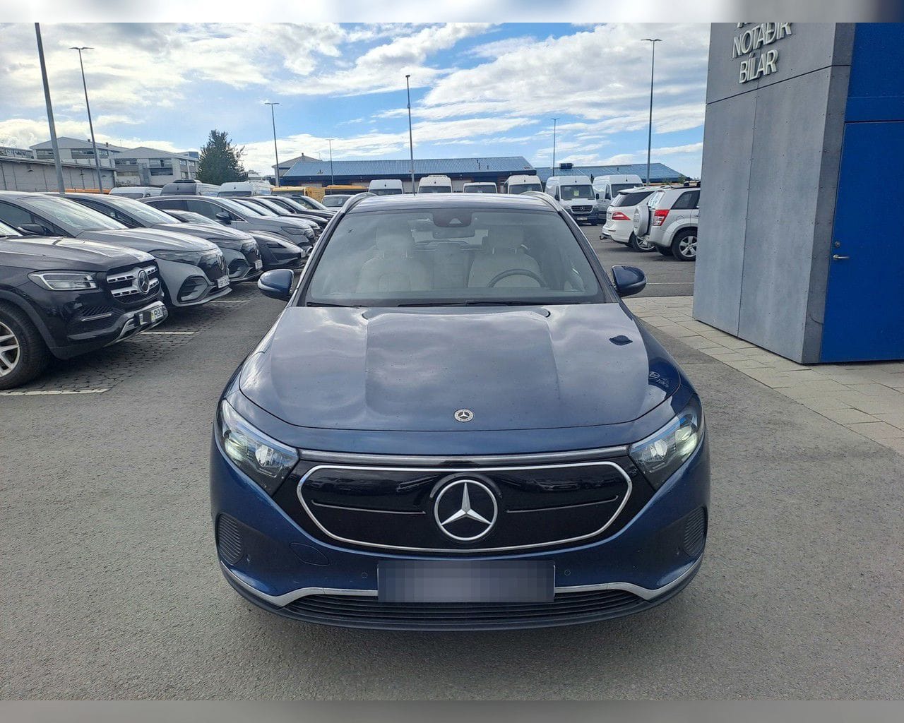 MERCEDES-BENZ EQA 300 PURE 4MATIC