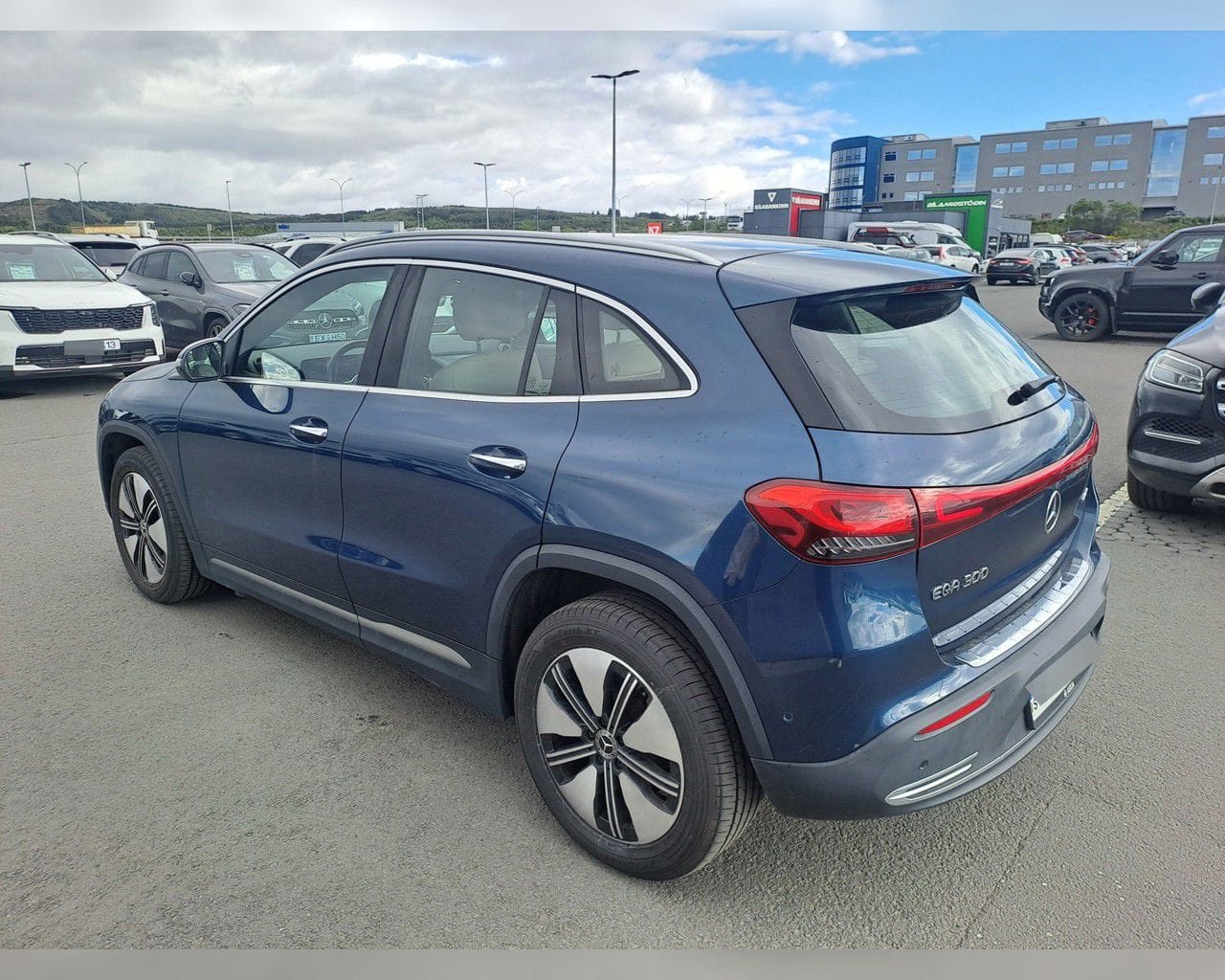 MERCEDES-BENZ EQA 300 PURE 4MATIC