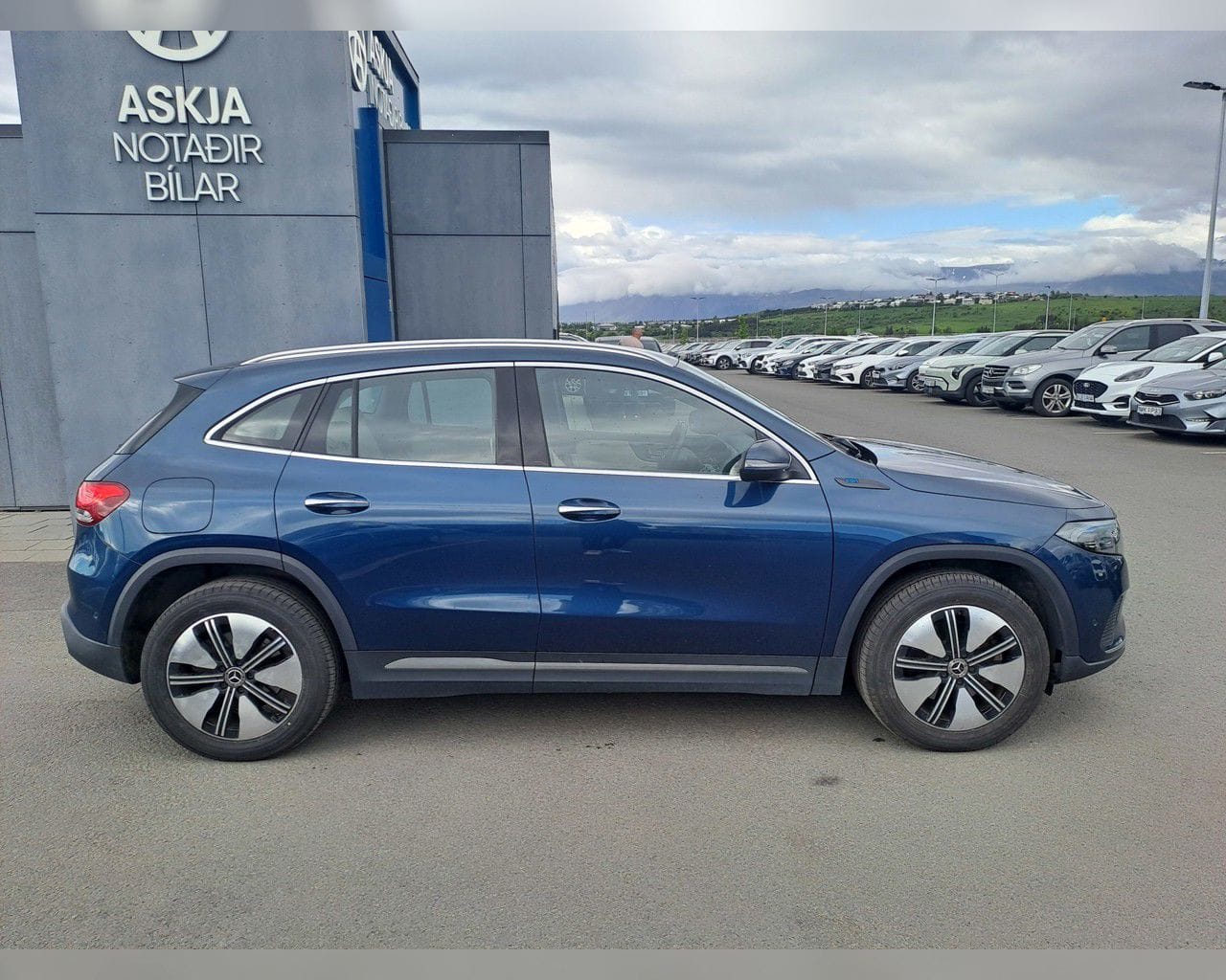 MERCEDES-BENZ EQA 300 PURE 4MATIC
