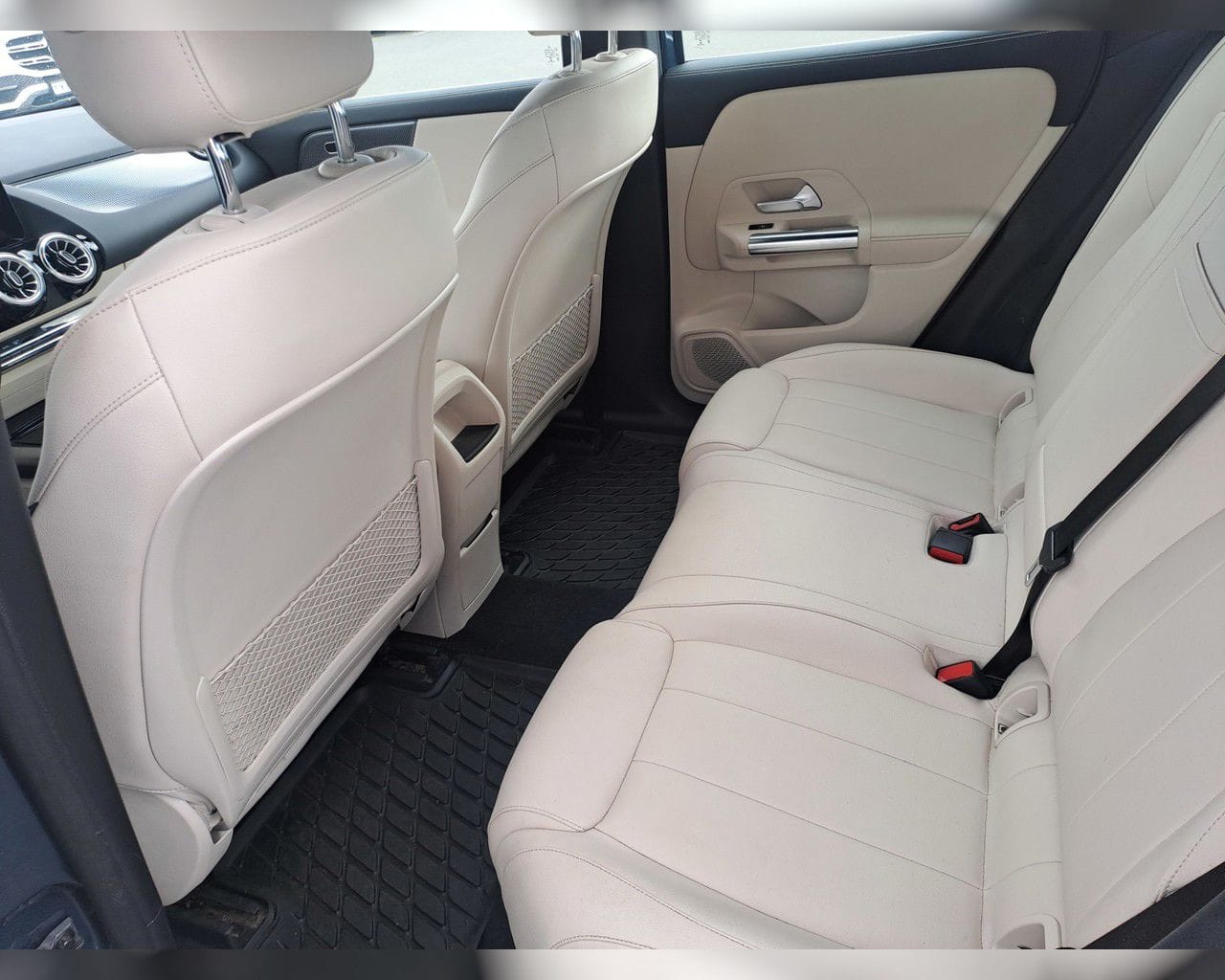 MERCEDES-BENZ EQA 300 PURE 4MATIC