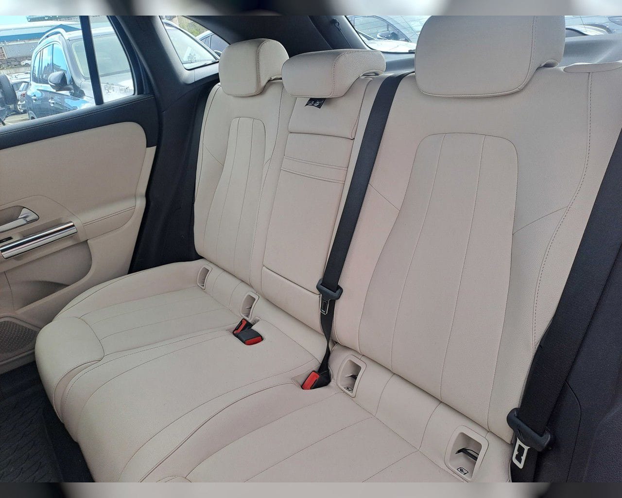 MERCEDES-BENZ EQA 300 PURE 4MATIC