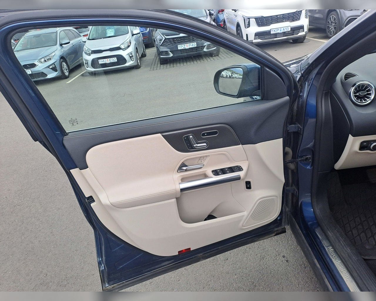 MERCEDES-BENZ EQA 300 PURE 4MATIC