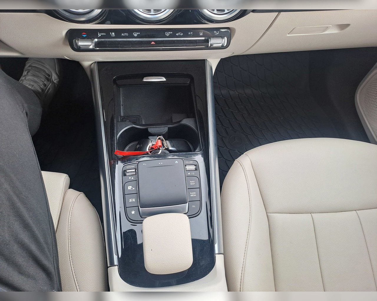 MERCEDES-BENZ EQA 300 PURE 4MATIC
