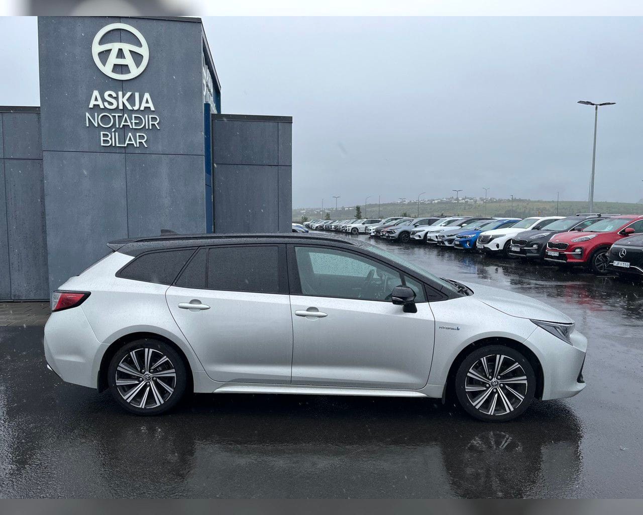 TOYOTA COROLLA STYLE HYBRID