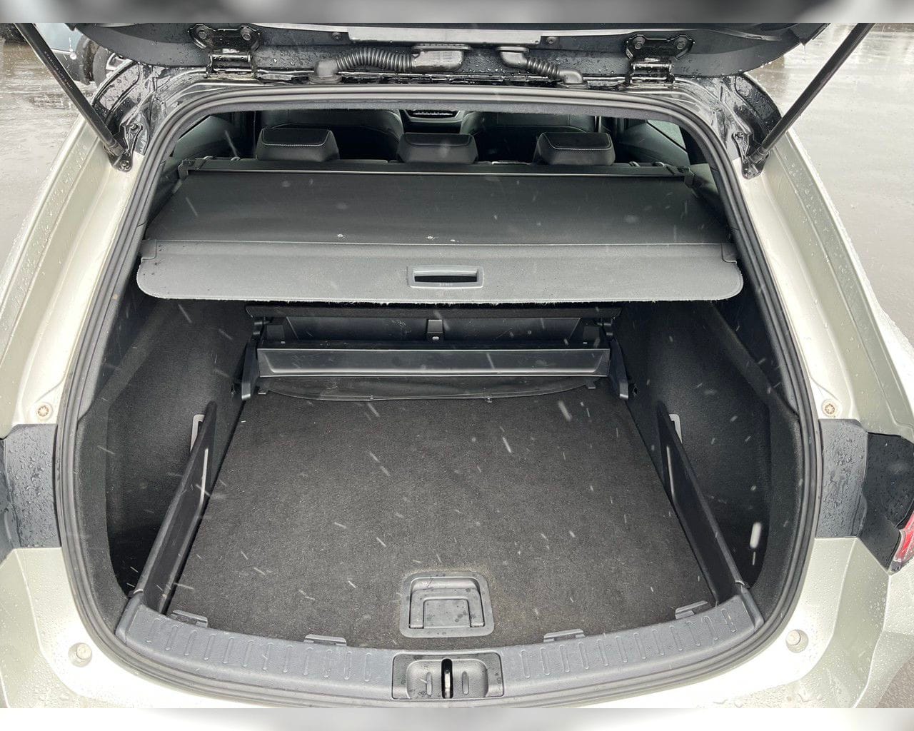 TOYOTA COROLLA STYLE HYBRID