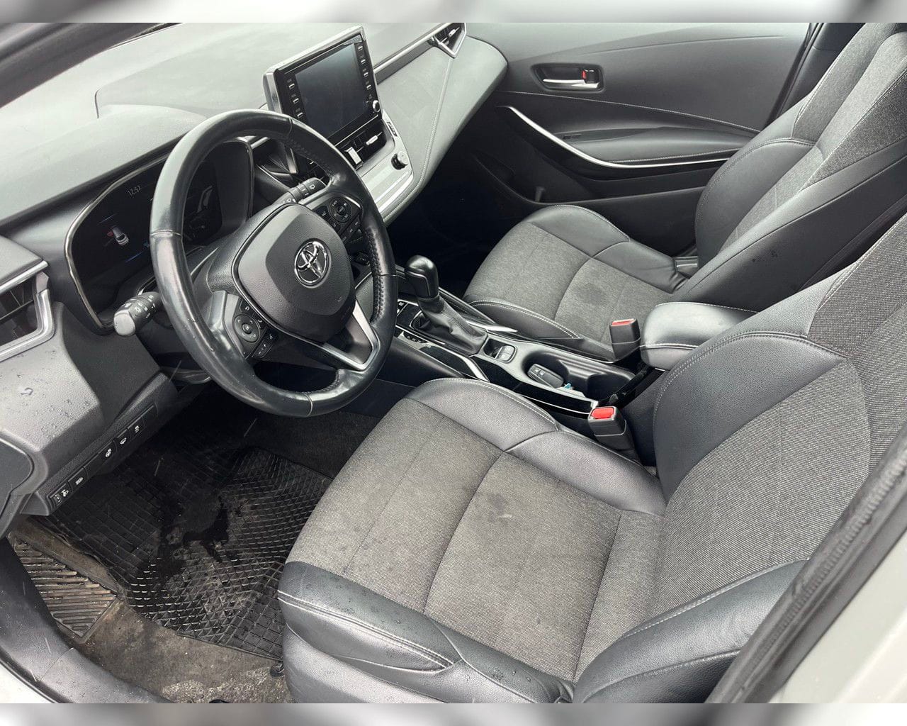 TOYOTA COROLLA STYLE HYBRID